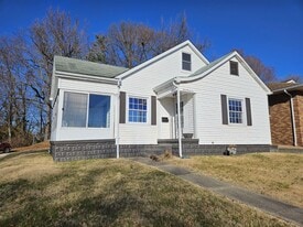 Building Photo - 3029 W Franklin St
