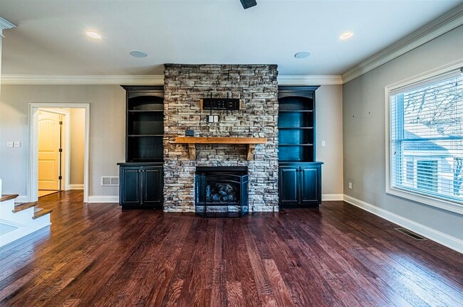 Building Photo - 730 Bennington Park Dr