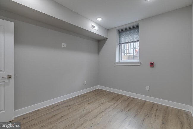 Building Photo - 2113 Master St