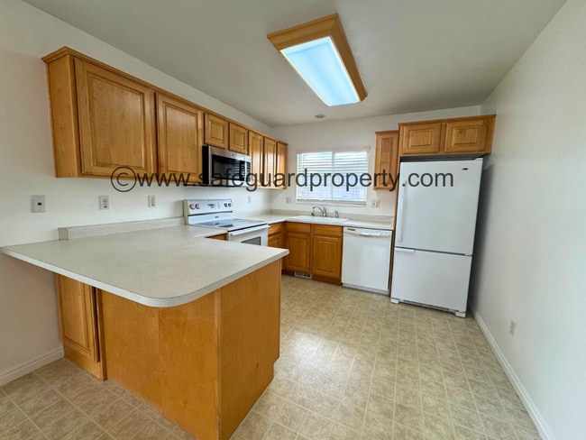 Building Photo - Cozy 2-Bedroom Home