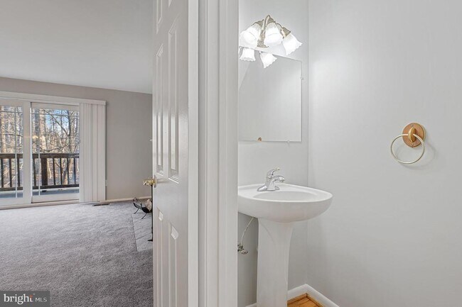 Building Photo - 10661 High Beam Ct