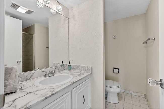 Building Photo - 3400 N Ocean Dr