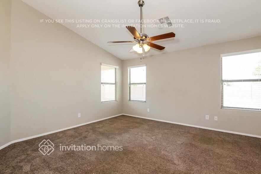 Building Photo - 2628 W Tamarisk Ave