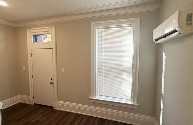 Interior Photo - Jefferson 2724