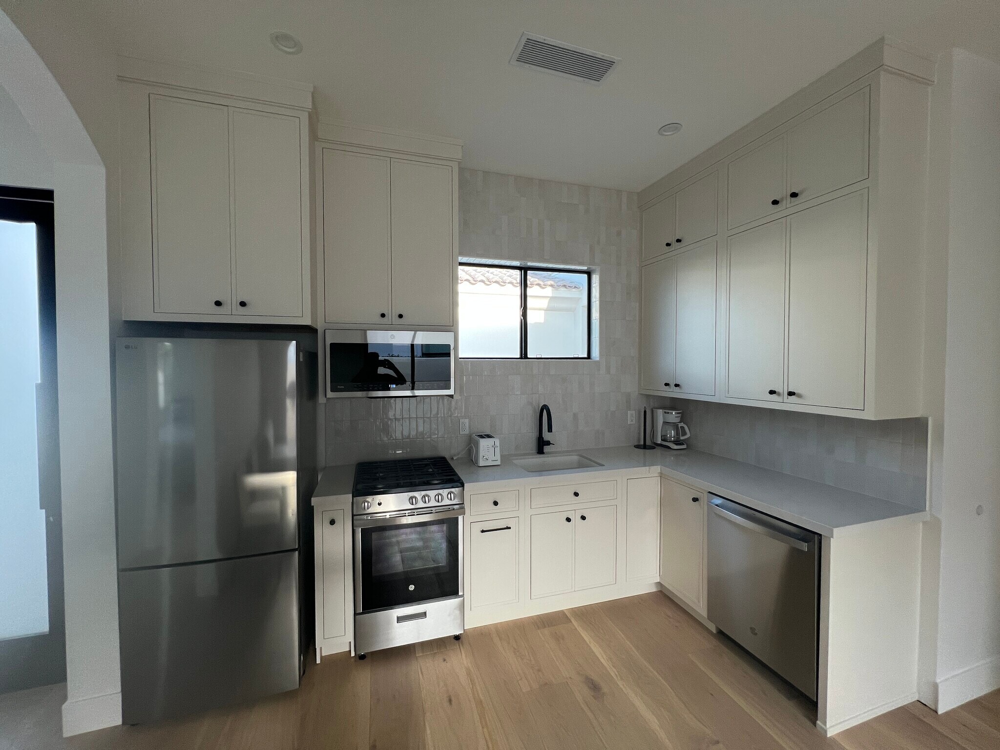 Building Photo - 78641 Deacon Dr E