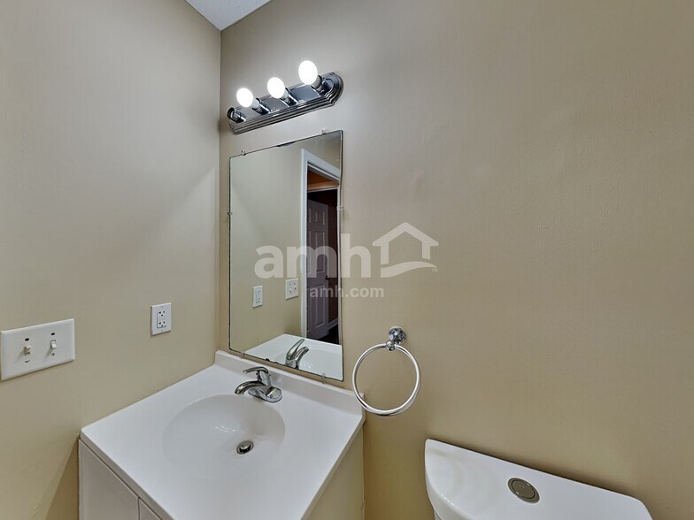 Building Photo - 5116 Sand Ct