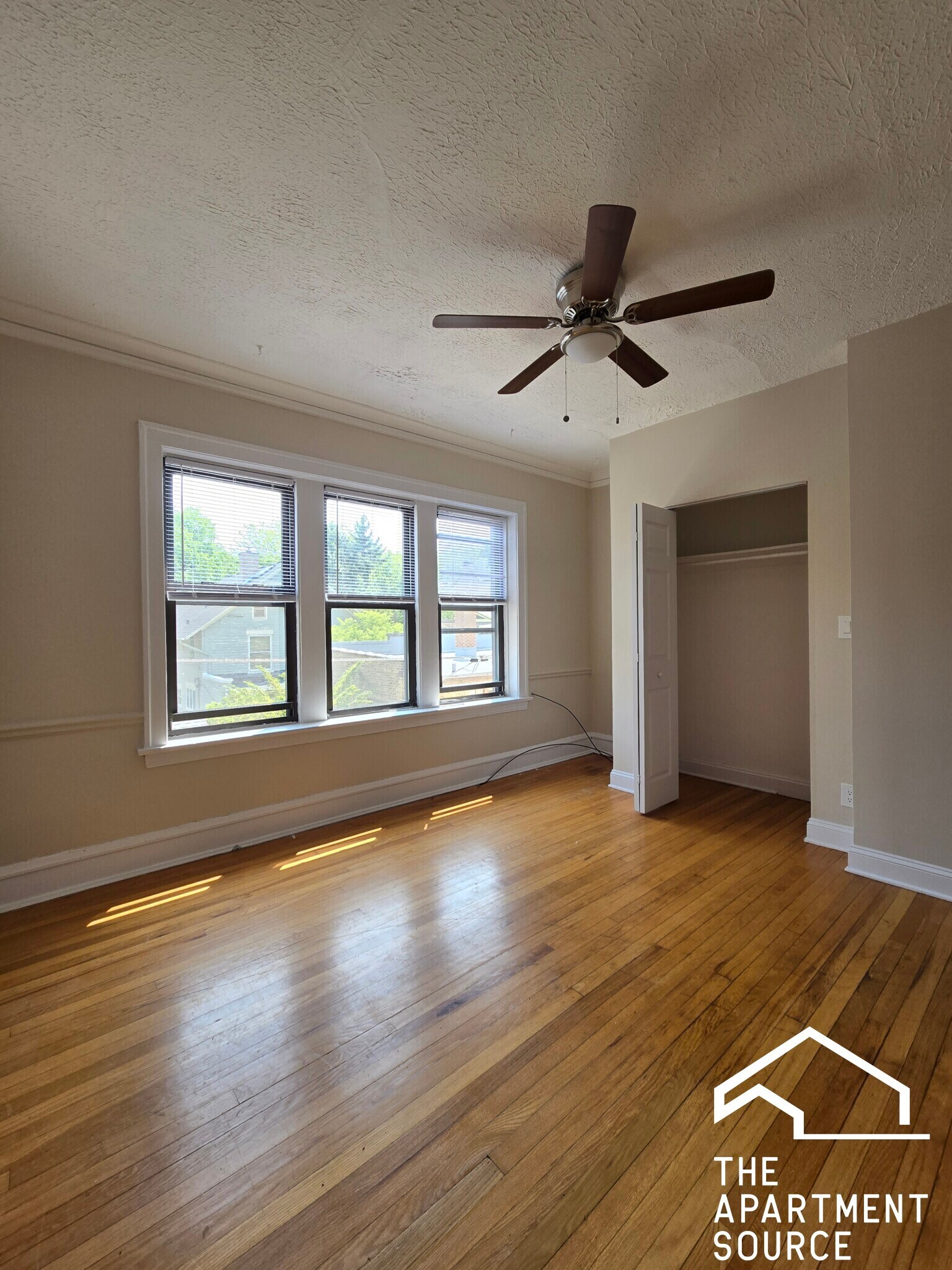 Building Photo - 927 Forest Ave