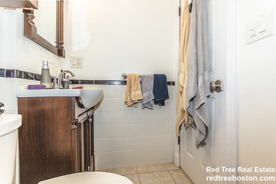 Building Photo - 14 S Russell St