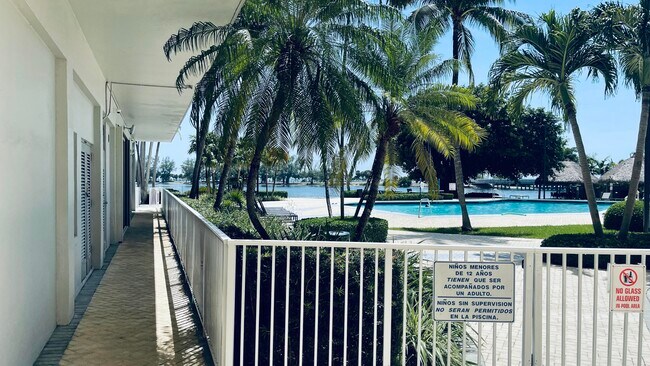 Building Photo - 2451 Brickell Ave