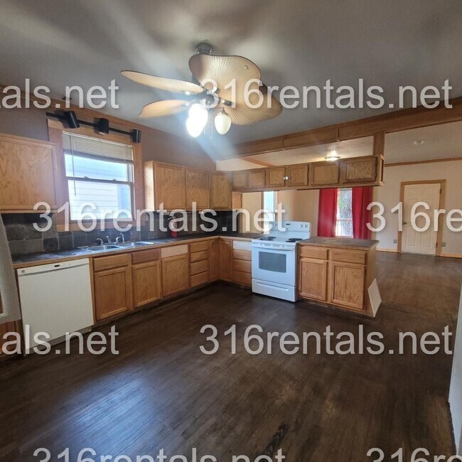Building Photo - $1175 - 3 bed 2 bath - Single Family Home