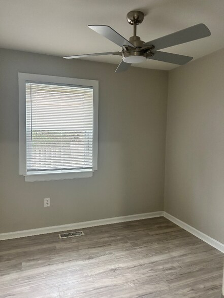 Building Photo - 3217 Hunters Mill Dr