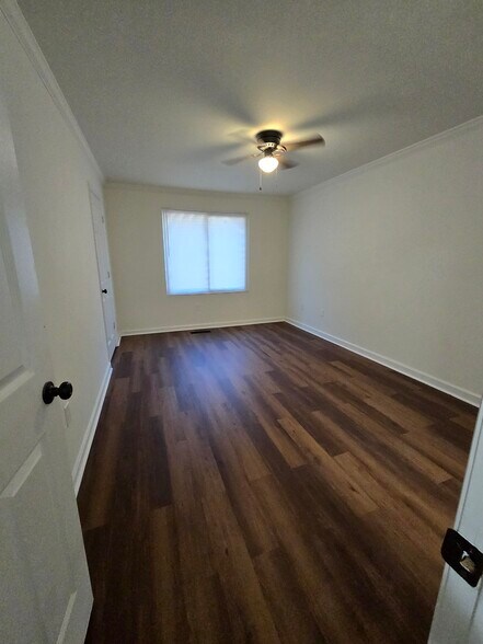 Building Photo - 1915 Tropicana Rd