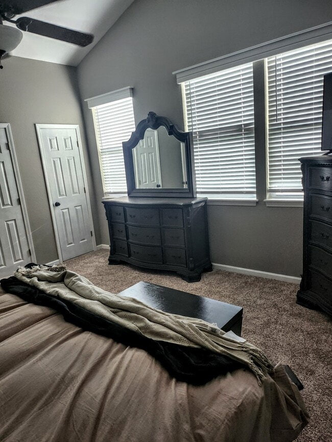 Building Photo - 23 Cottage Park E