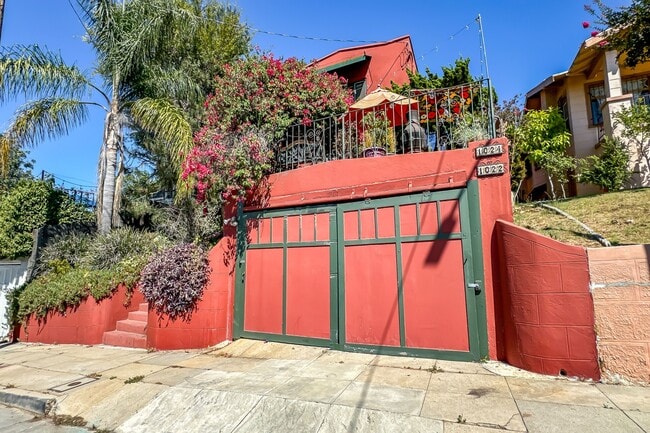 Building Photo - 1024 Coronado Terrace