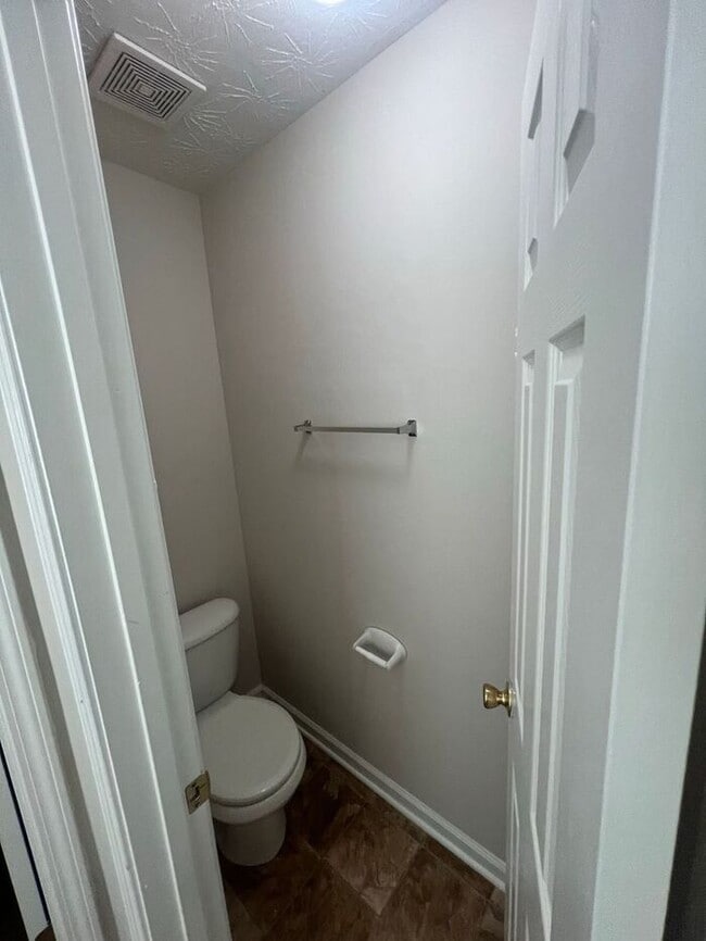 Building Photo - Beautiful Home in the Highly Sought-After ...