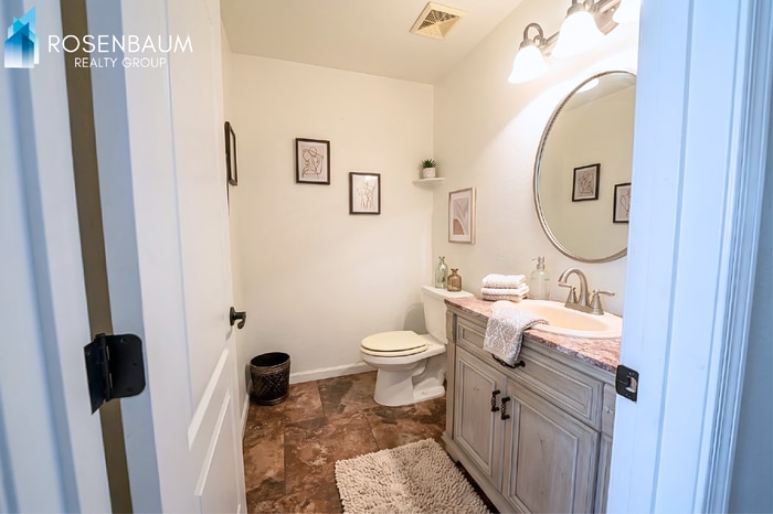 Building Photo - 538 E Dragon Springs Dr