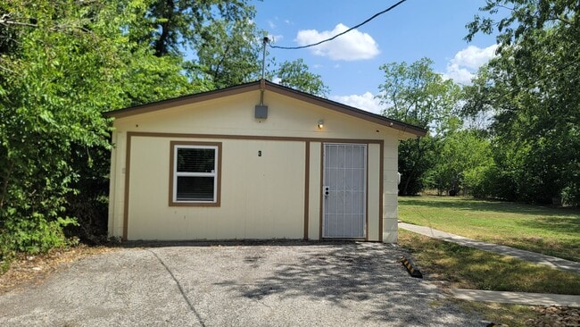 Building Photo - 234 Senisa Dr