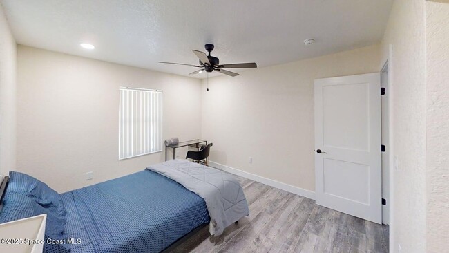 Building Photo - 3015 Marshall Dr