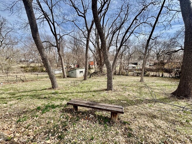 Building Photo - Beautifully Renovated 5-Bedroom Home with ...