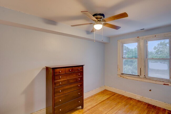 Building Photo - 787 19th St NE
