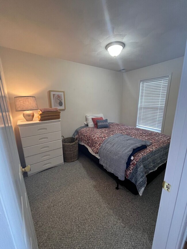 Building Photo - Updated 4 bedroom, 3 bath Home in Christiansburg