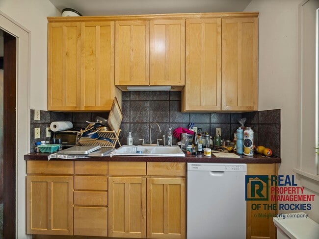 Building Photo - Charming 2 Bed 1 Bath House in Old Town!