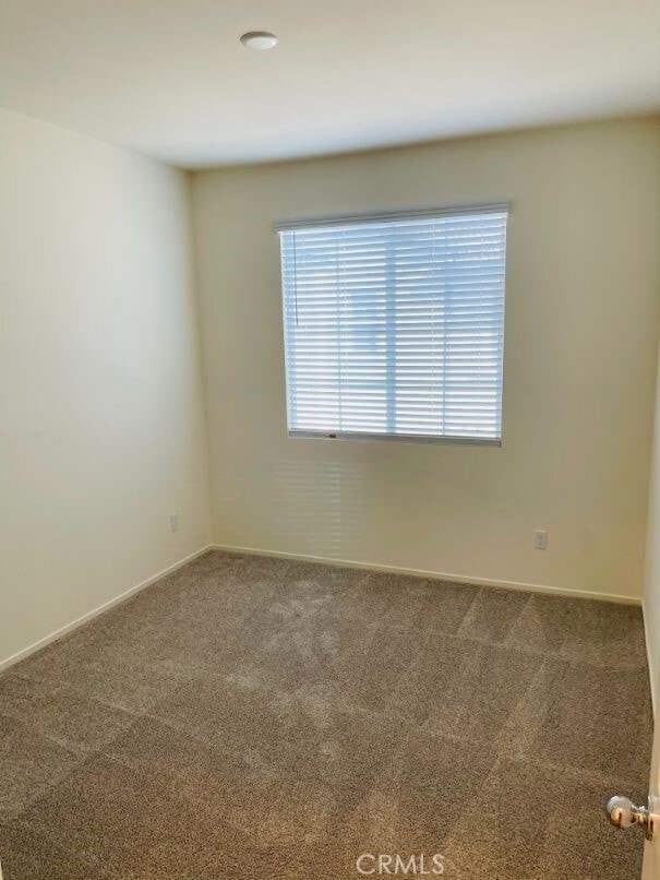 Building Photo - 30316 Town Square Dr