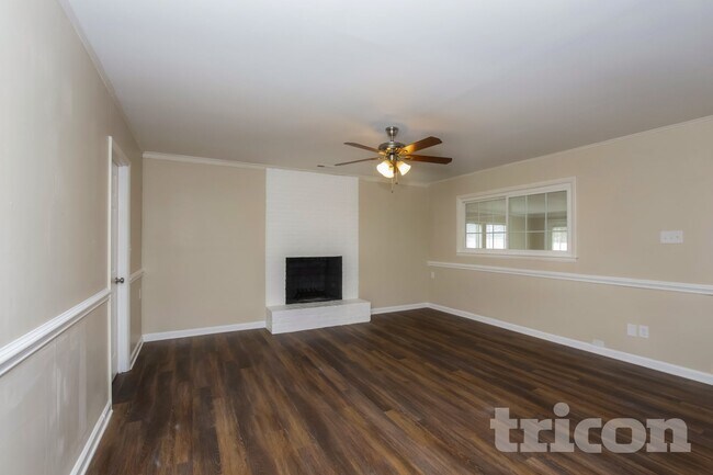 Building Photo - 711 Vickery Dr