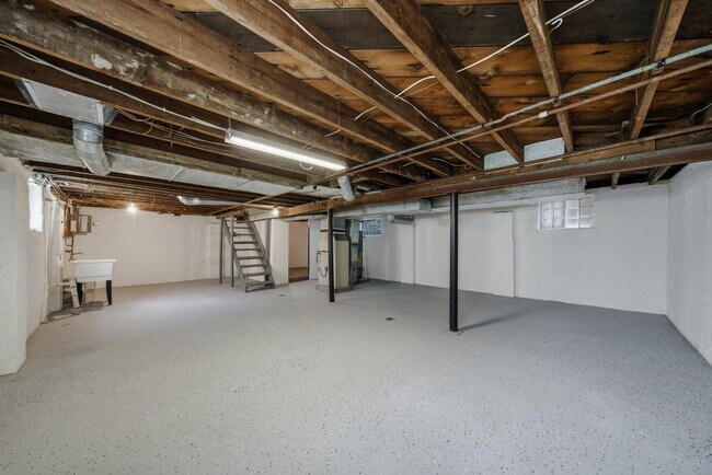 Building Photo - 14601 San Juan Dr