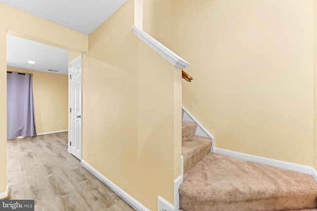 Building Photo - 1246 Seminole Dr