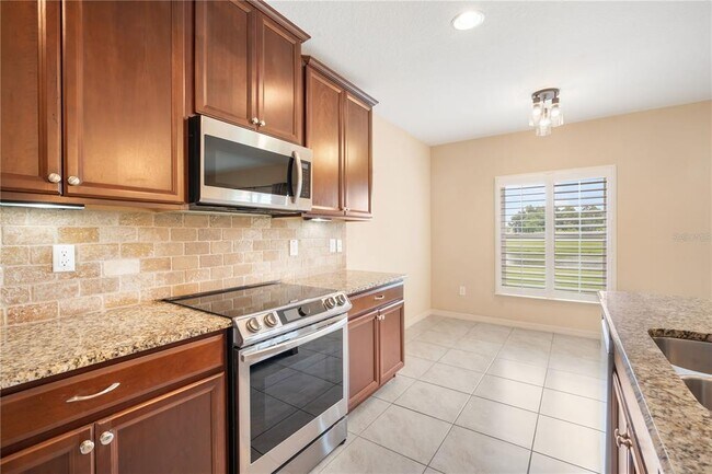 Building Photo - 13330 Palmera Vista Dr