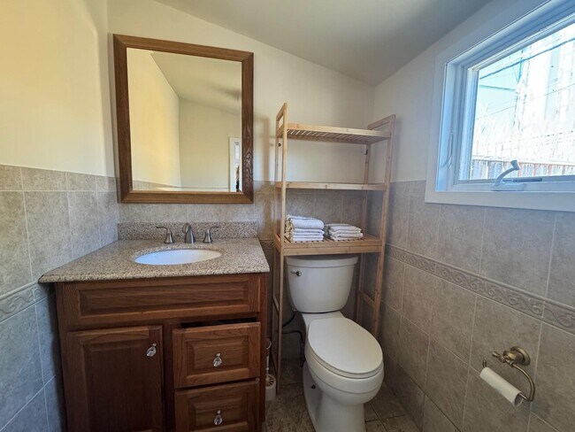 Building Photo - 917 Evergreen Walk