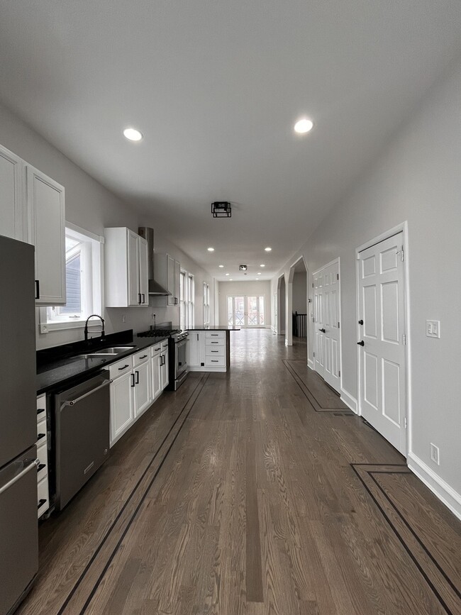 Building Photo - 2731 N Campbell Ave