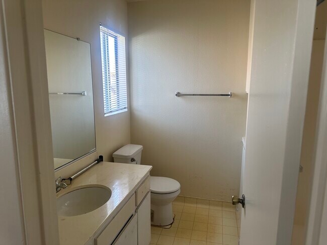 Building Photo - 15524 Sherman Way