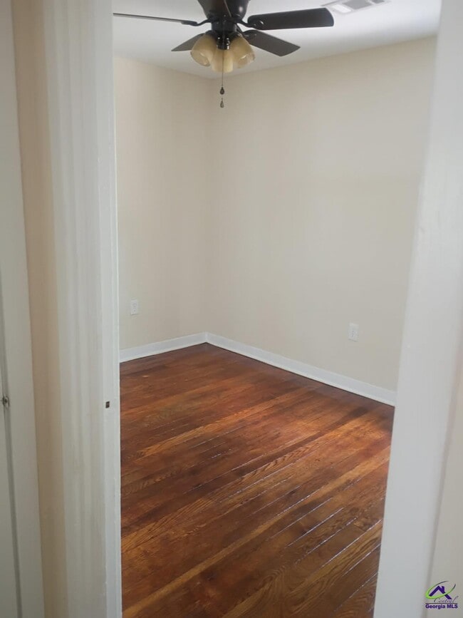 Building Photo - 109 Marshall St