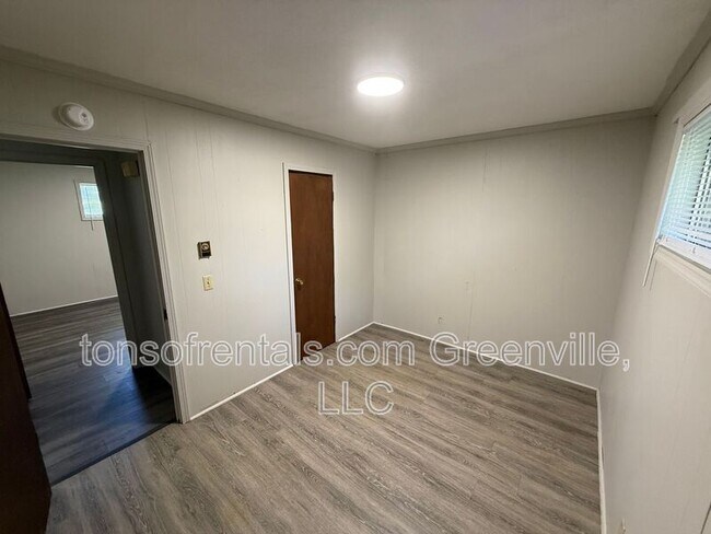 Building Photo - 133 Pleasant Dr
