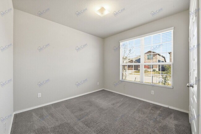 Building Photo - 8005 Gangway Dr