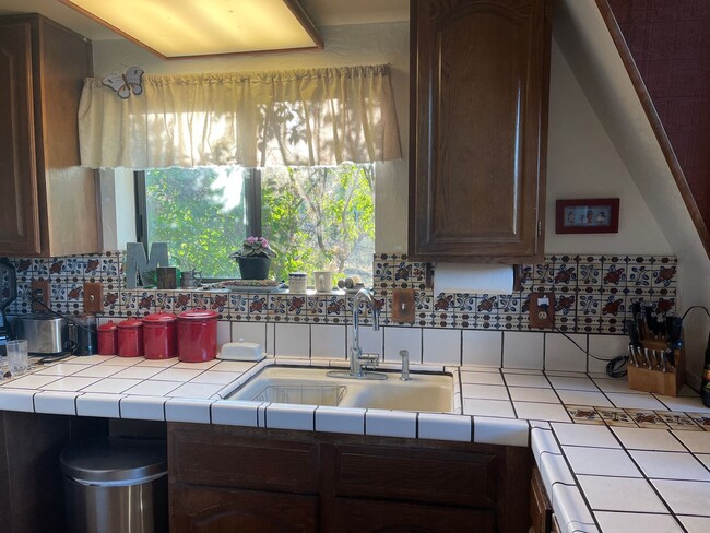 Building Photo - 2BR/1 Bath Bear Valley Springs Home  with ...