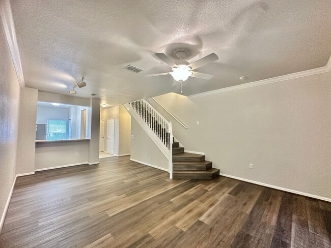 Building Photo - Stylish 2 bed, 2.5 Bath Condo in Magnolia Place | Private Garage | $1,550.00