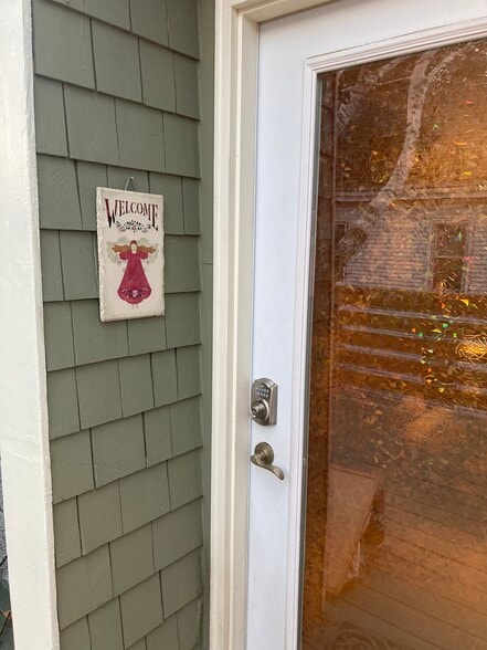 Private Entrance - 396 Main St