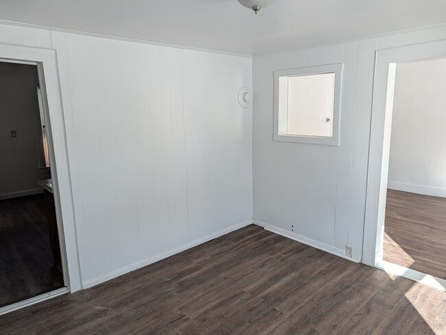 Building Photo - 9 Turnpike Rd