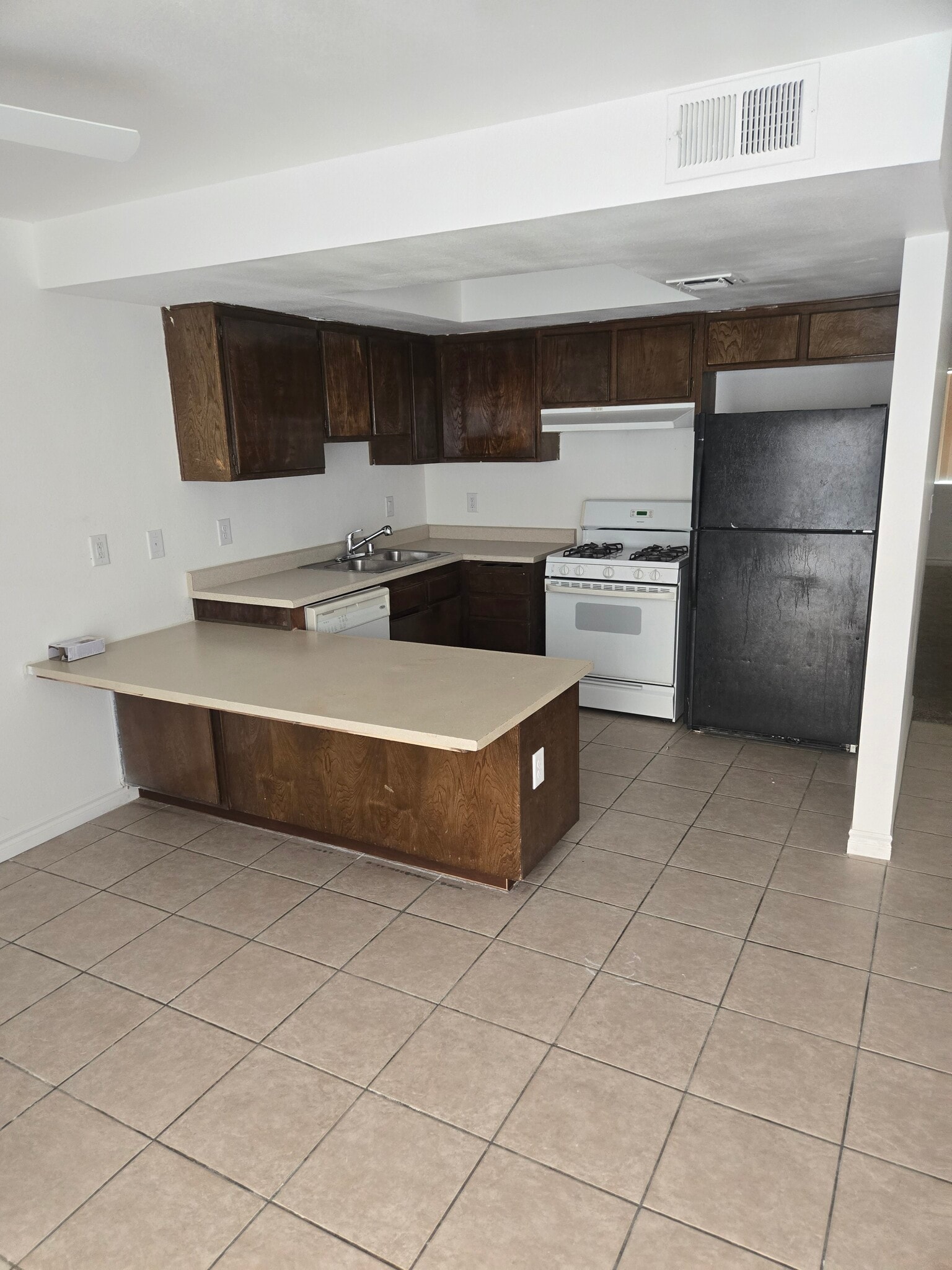 Building Photo - 2701 Kline Cir
