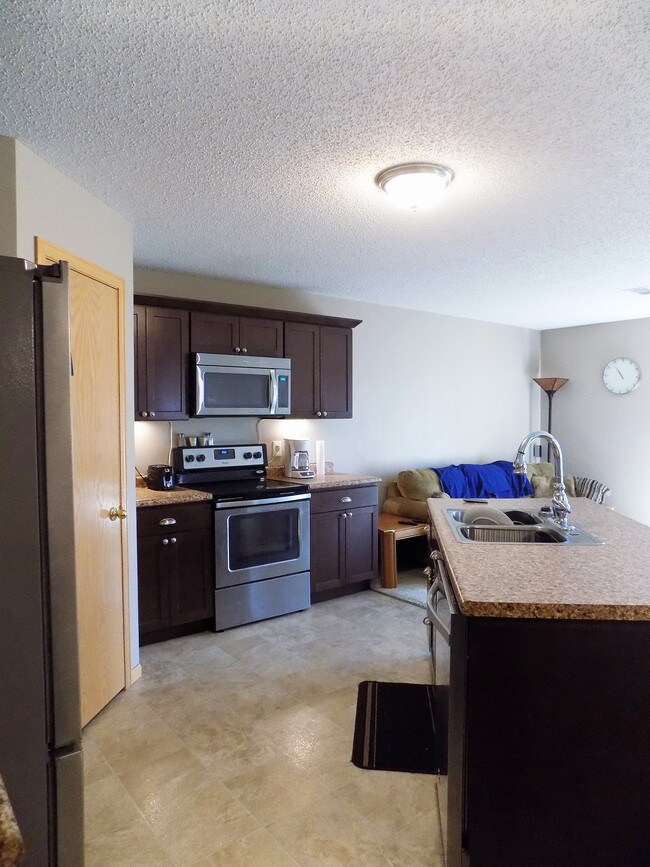 Building Photo - 9136 Goodrich Dr