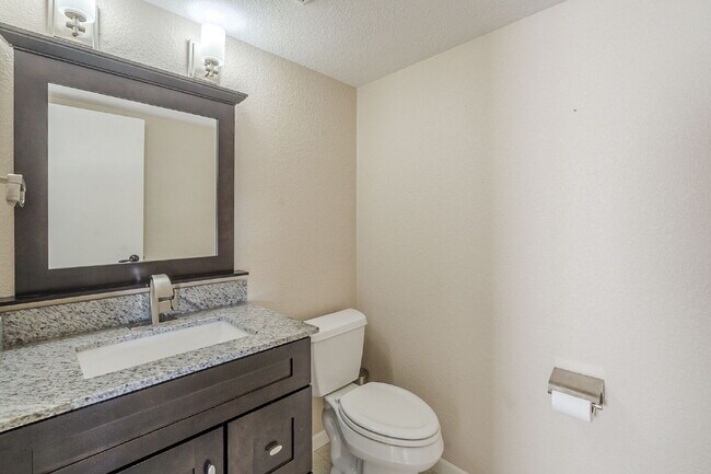 Building Photo - Luxury Waterfront Home in Ocotillo – Avail...