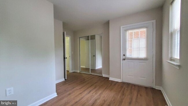 Building Photo - 18308 Streamside Dr