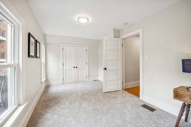 Building Photo - 2429 Central St