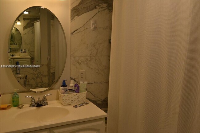 Building Photo - 3850 Galt Ocean Dr