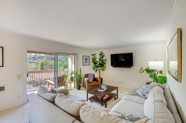 Building Photo - 8540 Via Mallorca Via