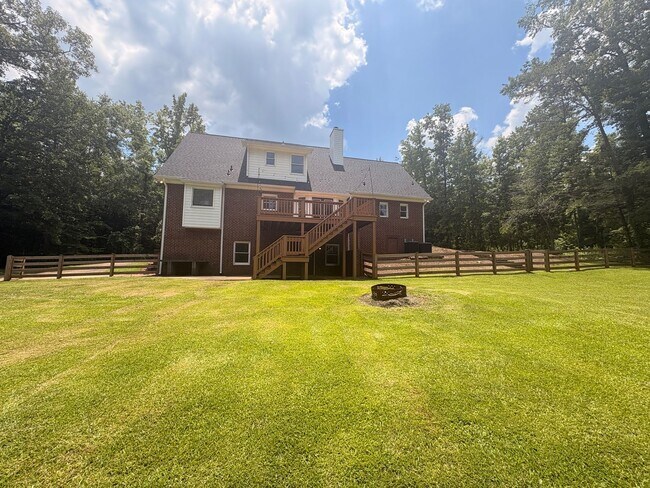 Building Photo - BOGART HOME | 4BD 3.5B