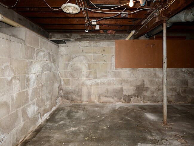 Building Photo - 355 Lincoln Ave